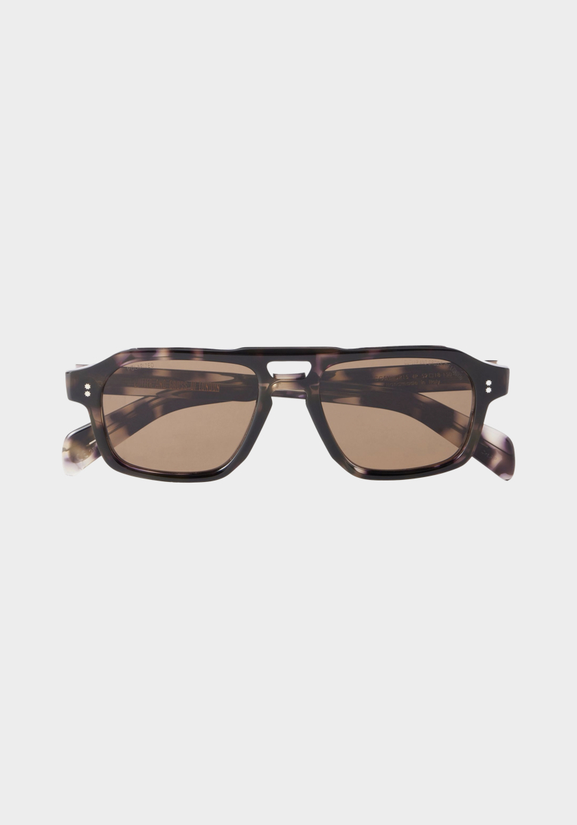 Óculos GR15 Aviator-Style, €425, CUTLER AND GROSS, em Mrporter.com
