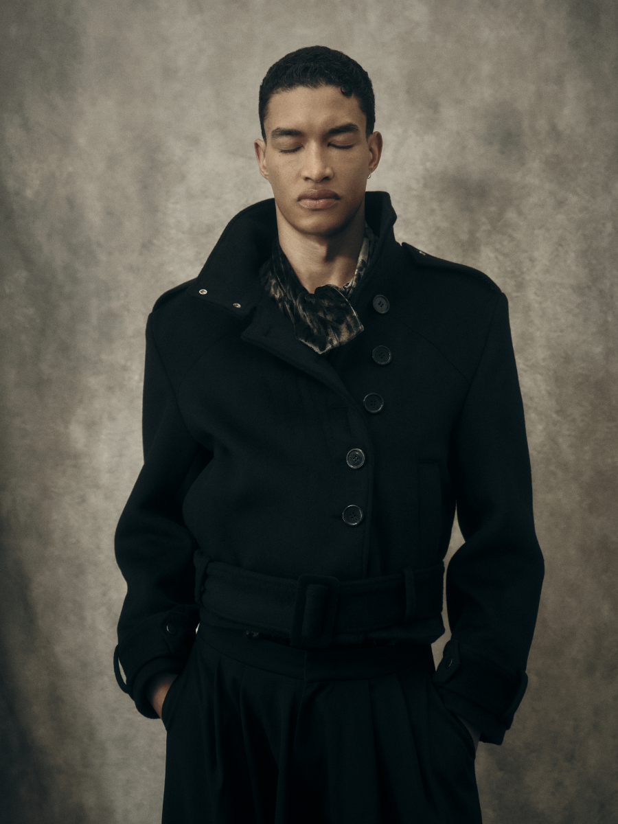 Casaco e calças, SALT MURPHY. Camisa, PHIX CLOTHING. Botas, DSQUARED2. 