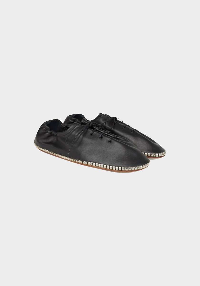 Sapatos 'Kenzo Ballet' derbies, €520, KENZO.