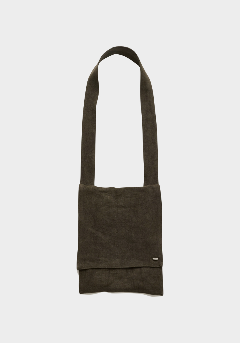 Mala Slack, €290, OUR LEGACY.